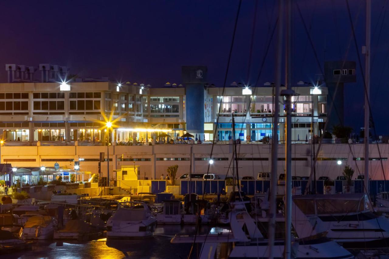 Radazul Marina Seafront 12 Apartment Exterior photo